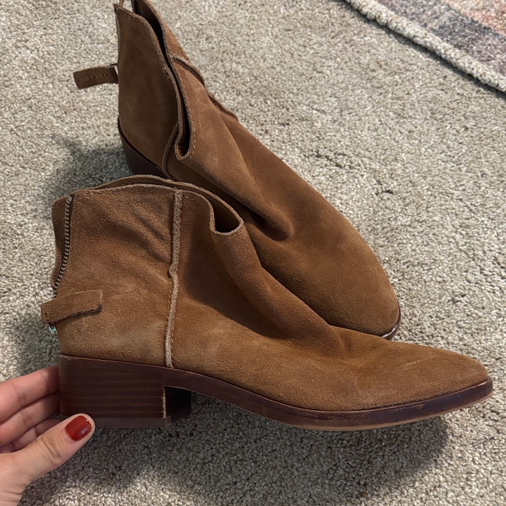 Dolce Vita booties